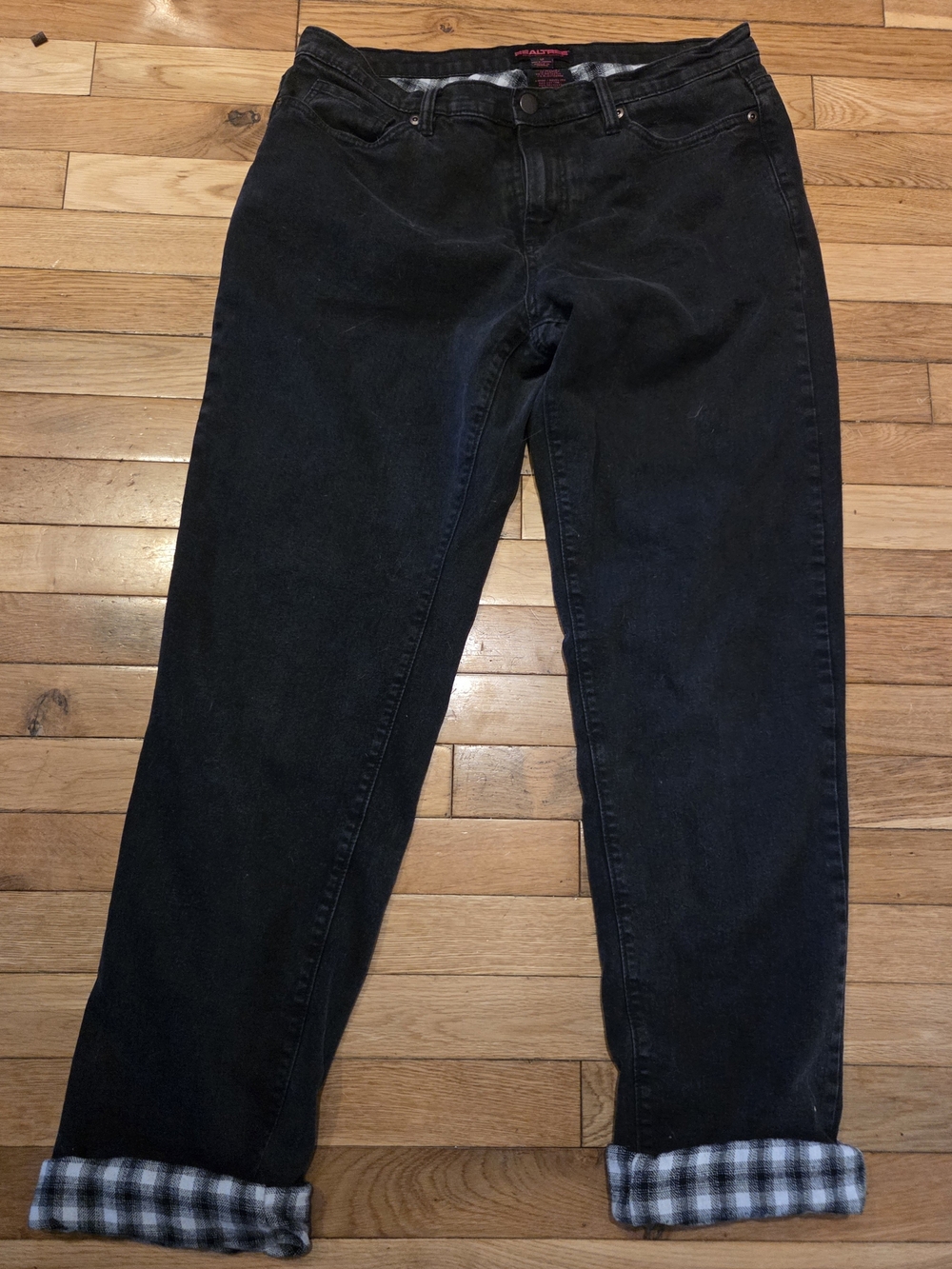 Realtree Women's Boyfriend Jeans in Black with Plaid Lining. Size 12